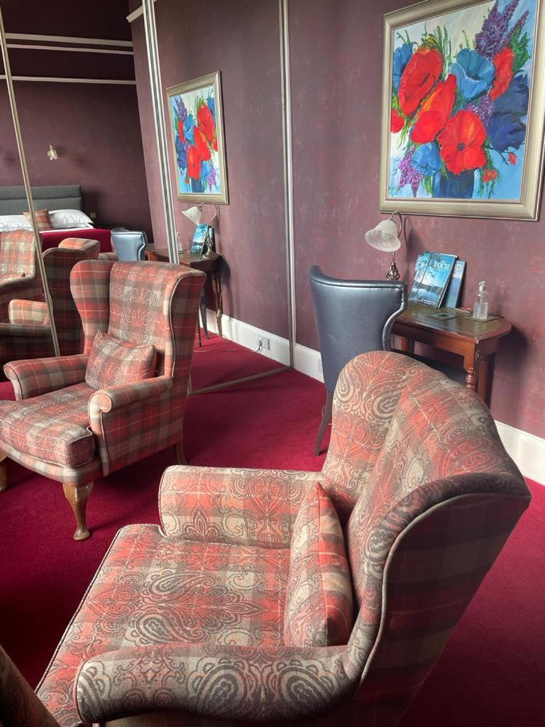 Moorlands Bed & Breakfast Хелънсбърг Екстериор снимка