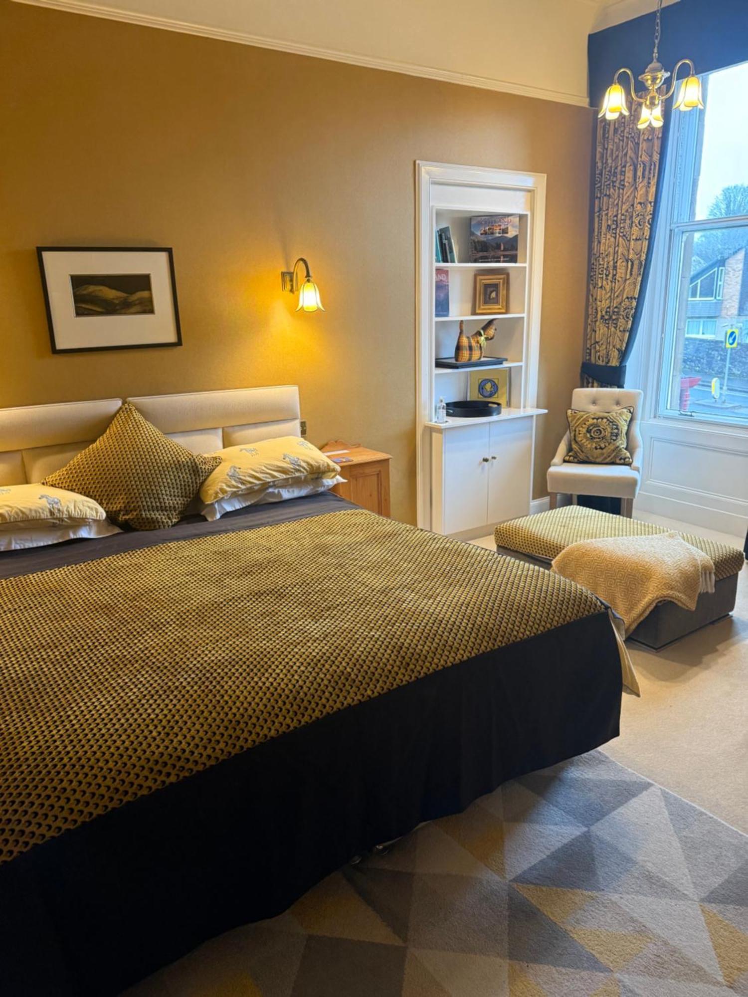 Moorlands Bed & Breakfast Хелънсбърг Екстериор снимка