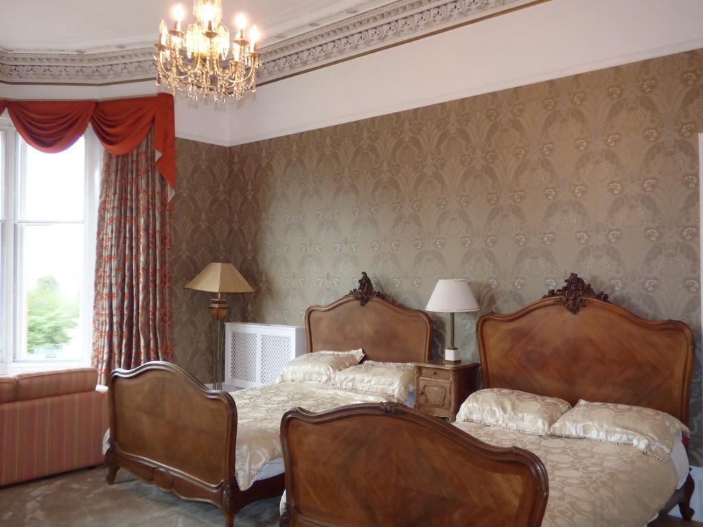 Moorlands Bed & Breakfast Хелънсбърг Екстериор снимка