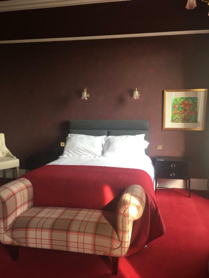 Moorlands Bed & Breakfast Хелънсбърг Екстериор снимка